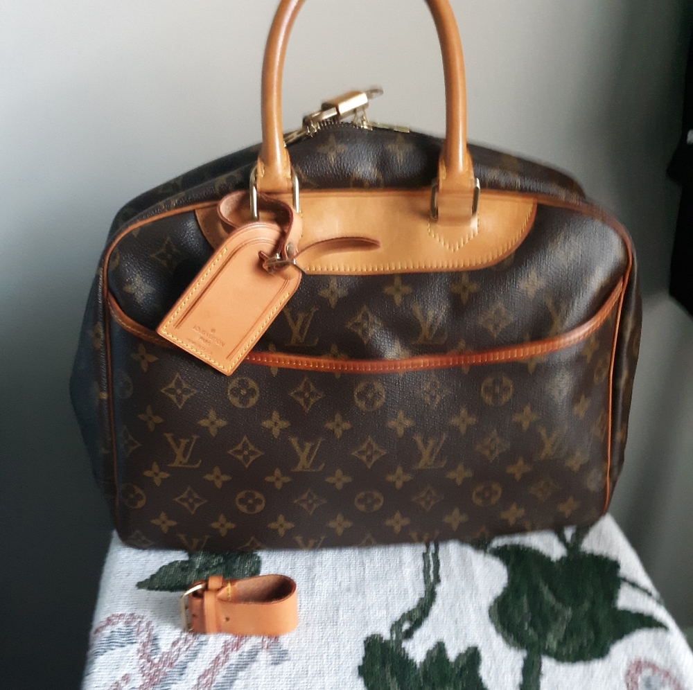 Authentic LOUIS VUITTON Monogram Deauville Handbag